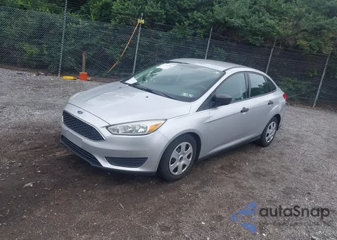 2015 Ford Focus S z USA, uszkodzony, nr VIN 1FADP3E23FL253965